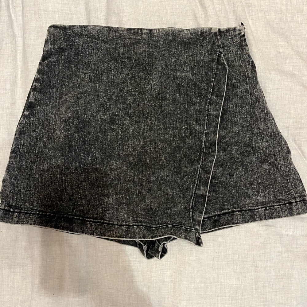 Vici black denim skort
